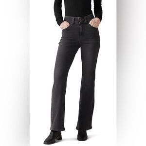 NWT LEVIS RETRO 726 FLARE JEANS
Color: LAVA ROCK